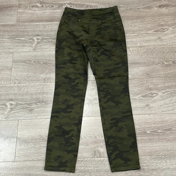 NWOT Belle by Kim Gravel TripleLuxe Twill Jeggings Camouflage  2 - Picture 10 of 15